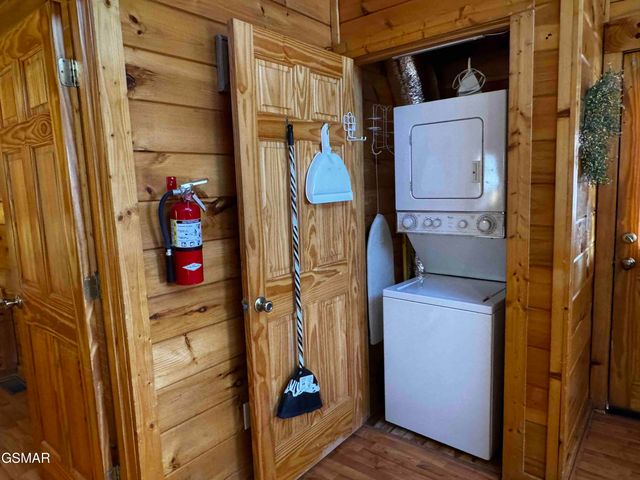 656 Forest Drive, Pigeon Forge, TN 37863