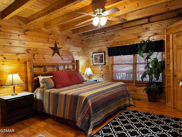 656 Forest Drive, Pigeon Forge, TN 37863