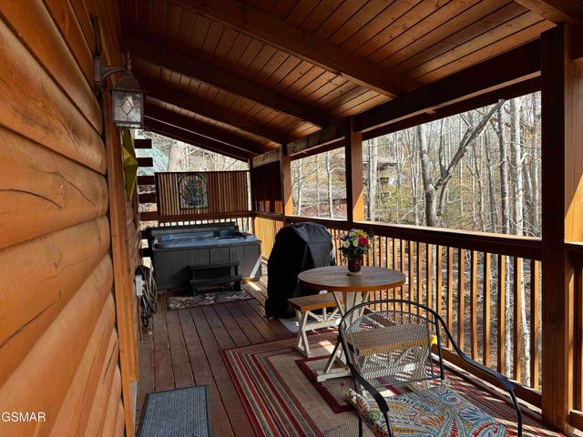 656 Forest Drive, Pigeon Forge, TN 37863