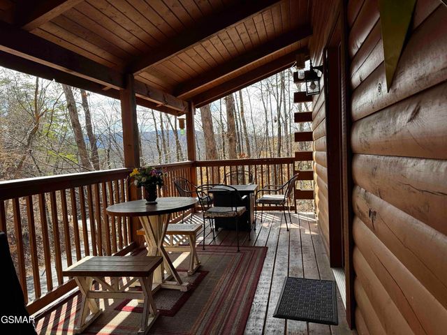 656 Forest Drive, Pigeon Forge, TN 37863