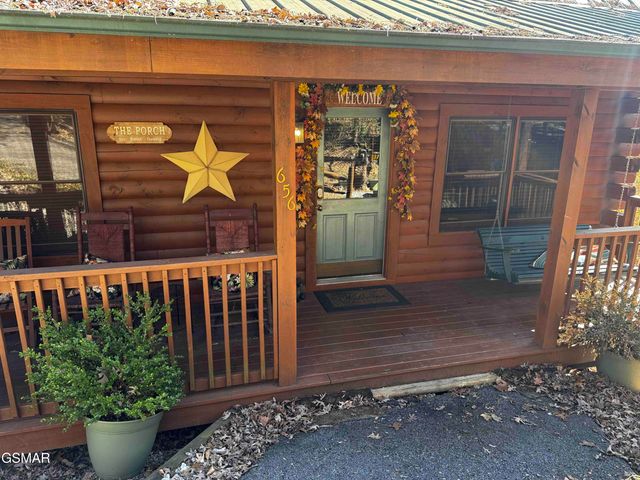 656 Forest Drive, Pigeon Forge, TN 37863