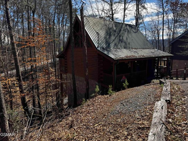 656 Forest Drive, Pigeon Forge, TN 37863