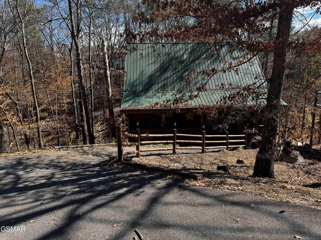 656 Forest Drive, Pigeon Forge, TN 37863