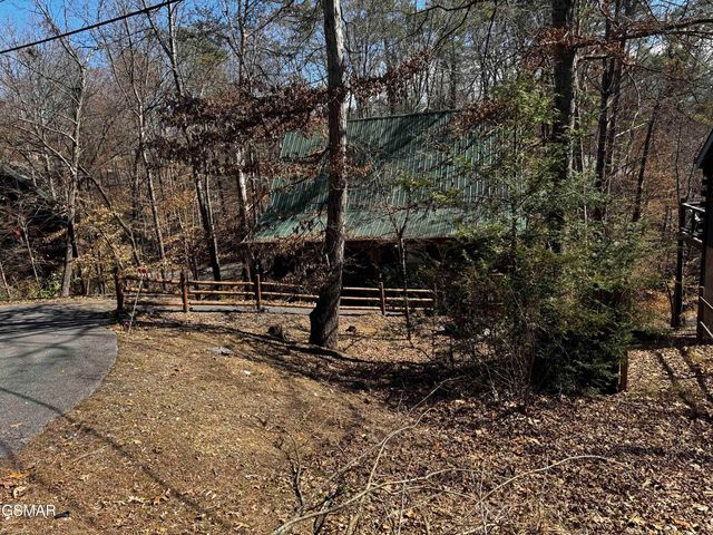 656 Forest Drive, Pigeon Forge, TN 37863