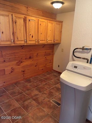 14146 Kafir Road, Carthage, MO 64836