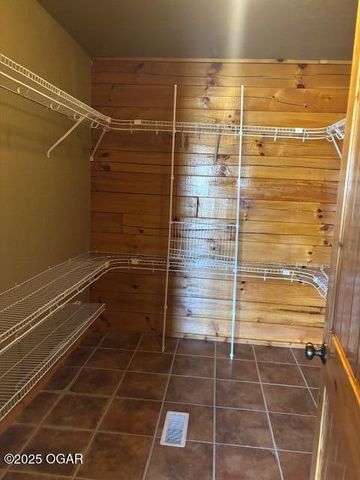 14146 Kafir Road, Carthage, MO 64836