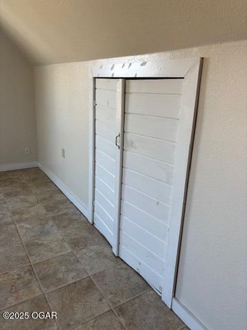 14146 Kafir Road, Carthage, MO 64836