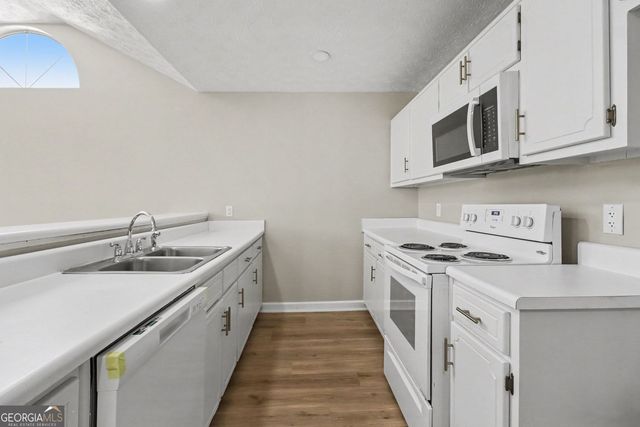 37 Greentree Drive, Newnan, GA 30265
