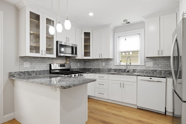 28 Beecher Pl B, Newton, MA 02459