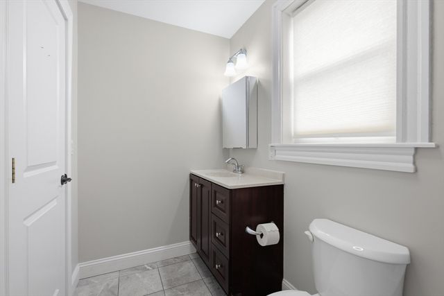28 Beecher Pl B, Newton, MA 02459