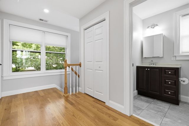 28 Beecher Pl B, Newton, MA 02459