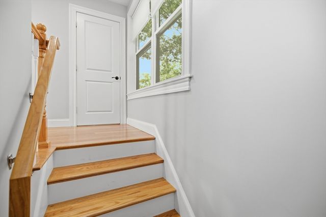 28 Beecher Pl B, Newton, MA 02459