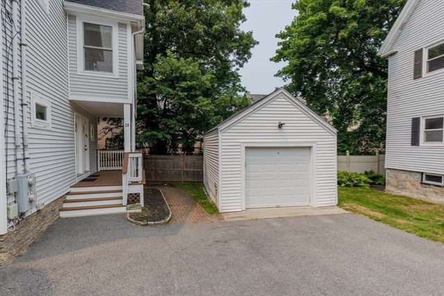 28 Beecher Pl B, Newton, MA 02459