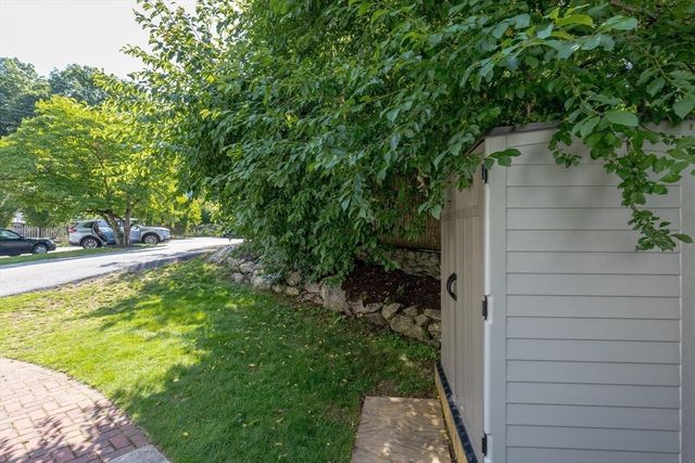 28 Beecher Pl B, Newton, MA 02459