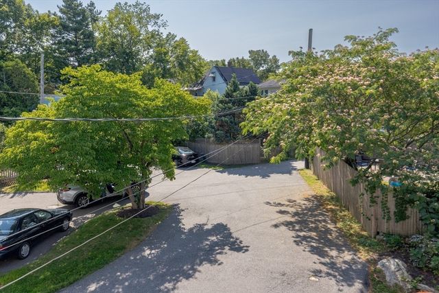 28 Beecher Pl B, Newton, MA 02459