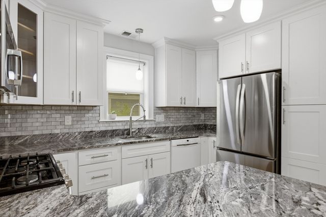 28 Beecher Pl B, Newton, MA 02459