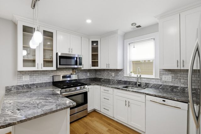 28 Beecher Pl B, Newton, MA 02459