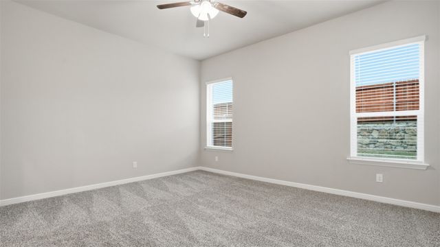 4915 SIMMENTAL Drive, Arlington, TX 76001