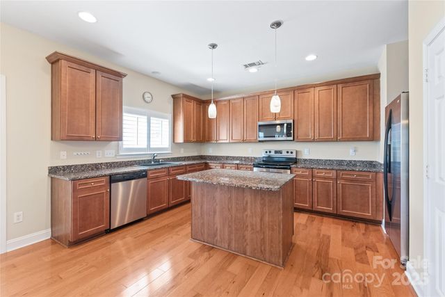 120 Waterlynn Club Drive, Mooresville, NC 28117