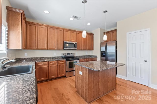120 Waterlynn Club Drive, Mooresville, NC 28117
