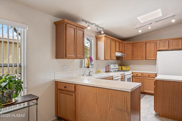 1961 S Tilting T Place, Tucson, AZ 85713