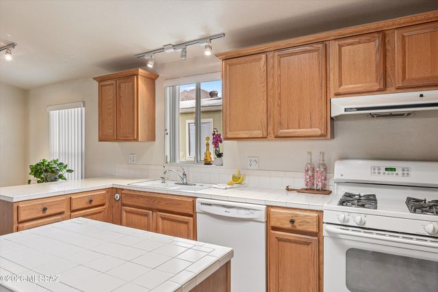 1961 S Tilting T Place, Tucson, AZ 85713