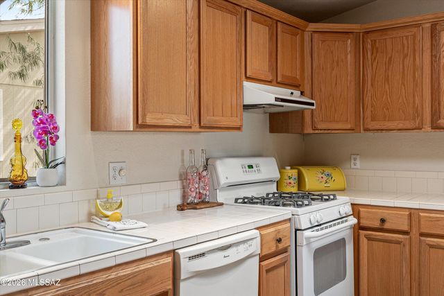 1961 S Tilting T Place, Tucson, AZ 85713