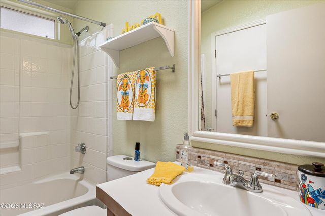 1961 S Tilting T Place, Tucson, AZ 85713