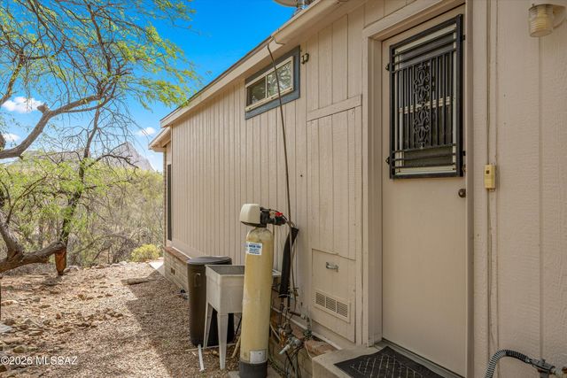 1961 S Tilting T Place, Tucson, AZ 85713