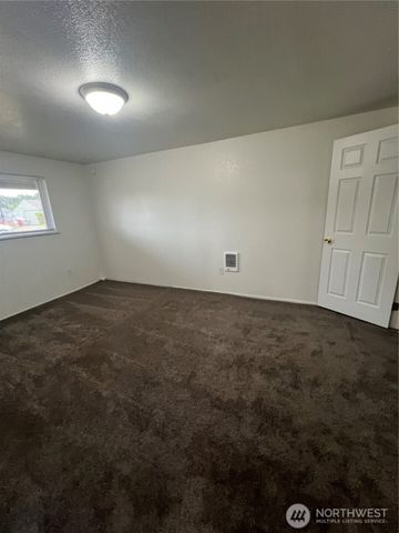 16421644 120th Street S, Tacoma, WA 98444