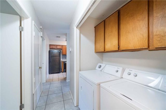 1944 Nicole CIR A, Round Rock, TX 78664