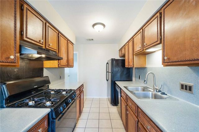 1944 Nicole CIR A, Round Rock, TX 78664