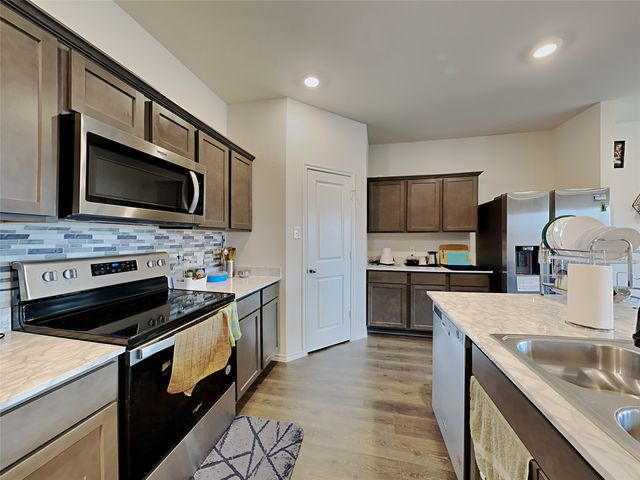 713 Glover Drive, Aubrey, TX 76227