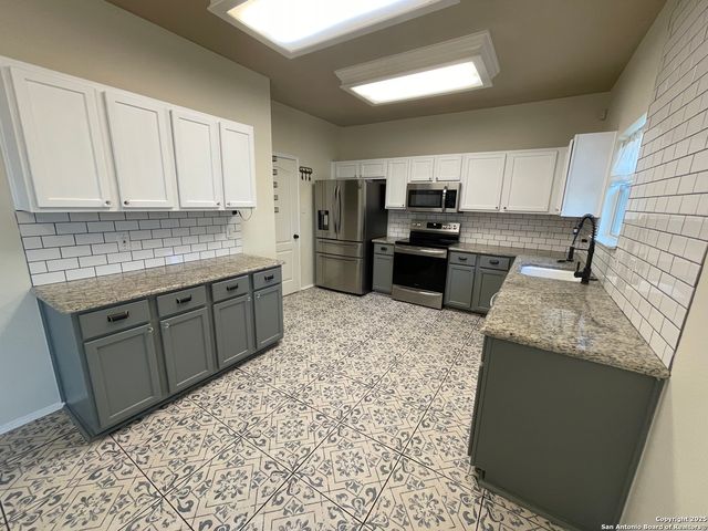 12427 cotton crk, San Antonio, TX 78253