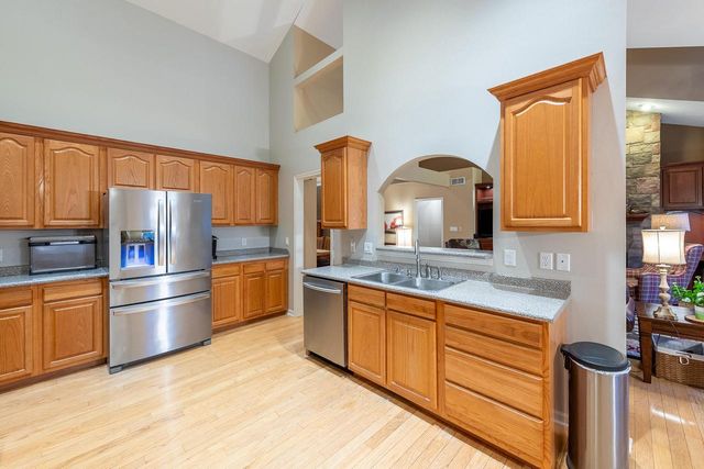 8442 E Ridge DRIVE, Pleasant Prairie, WI 53158