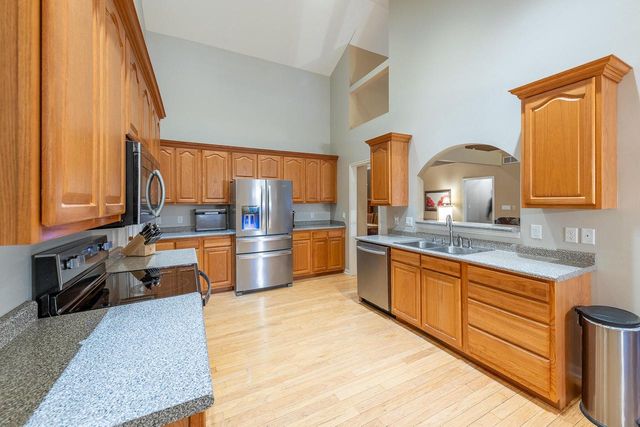 8442 E Ridge DRIVE, Pleasant Prairie, WI 53158