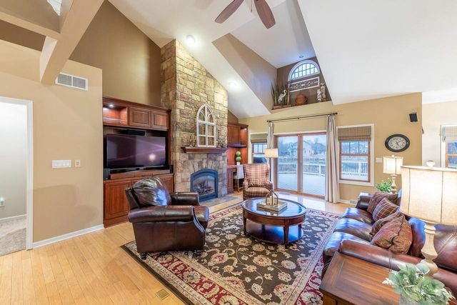 8442 E Ridge DRIVE, Pleasant Prairie, WI 53158