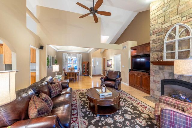 8442 E Ridge DRIVE, Pleasant Prairie, WI 53158