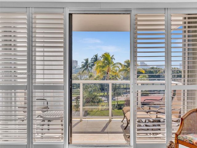 3675 N Country Club Dr 409, Aventura, FL 33180