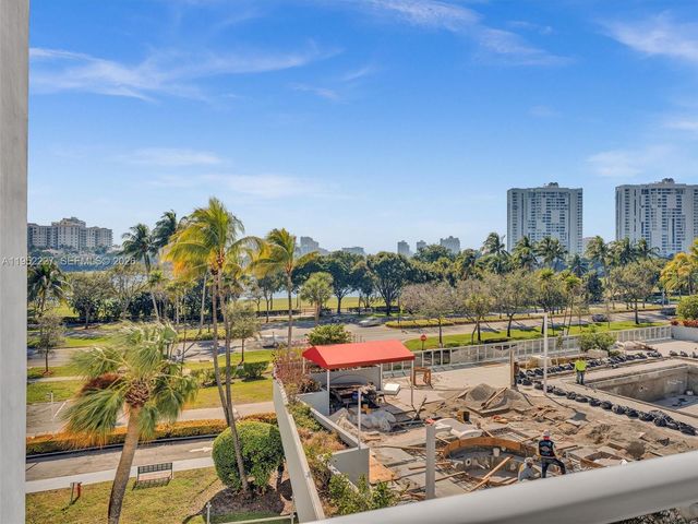 3675 N Country Club Dr 409, Aventura, FL 33180