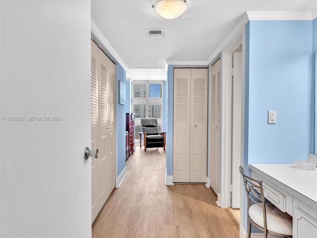 3675 N Country Club Dr 409, Aventura, FL 33180