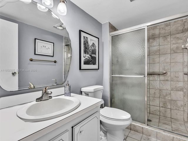 3675 N Country Club Dr 409, Aventura, FL 33180