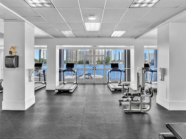 3675 N Country Club Dr 409, Aventura, FL 33180