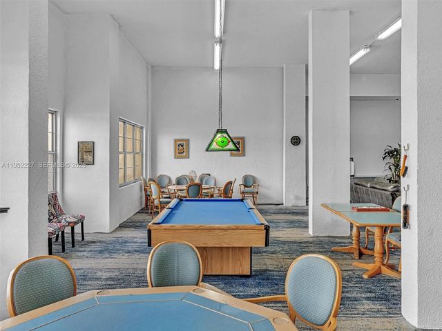 3675 N Country Club Dr 409, Aventura, FL 33180