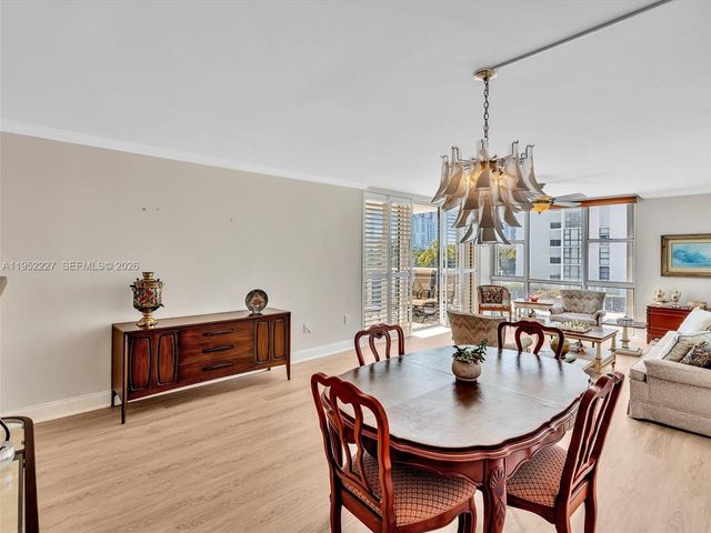 3675 N Country Club Dr 409, Aventura, FL 33180