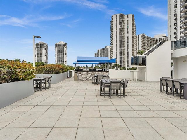 3675 N Country Club Dr 409, Aventura, FL 33180