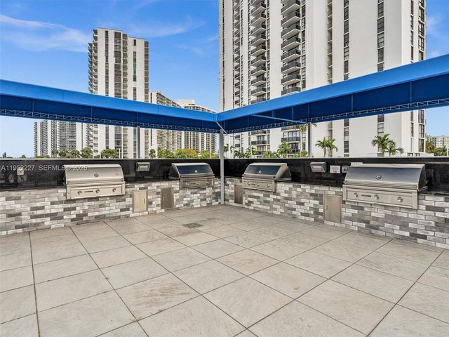 3675 N Country Club Dr 409, Aventura, FL 33180