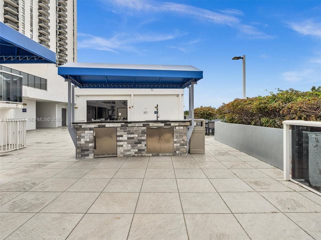 3675 N Country Club Dr 409, Aventura, FL 33180