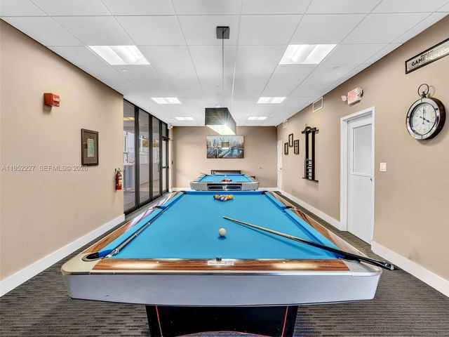 3675 N Country Club Dr 409, Aventura, FL 33180