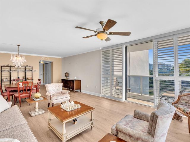 3675 N Country Club Dr 409, Aventura, FL 33180